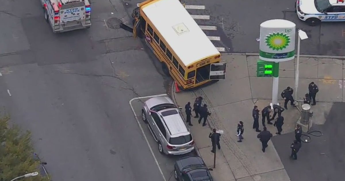 Stolen bus crashes into cars in Brooklyn | FOX 5 New York
