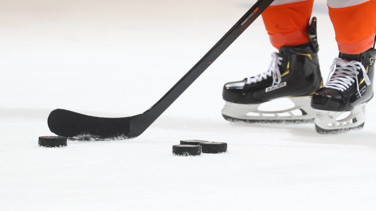 Connecticut teen dies from cut on neck by skate during hockey game