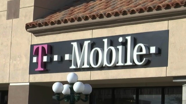 T-Mobile customers report service disruption, unable to make calls, send texts