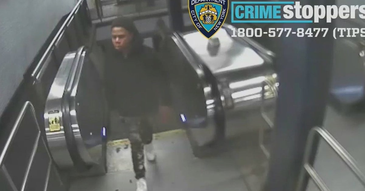 Man pushed onto NYC subway tracks, video released of suspect | FOX 5 ...