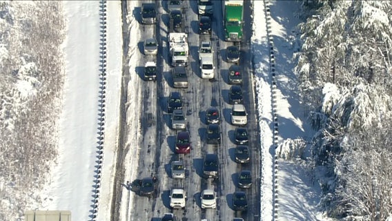 I-95 Shutdown: Bakery truck passes out bread to stranded motorists in Virginia