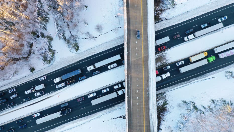 84969c9b-Cars Backed Up On I-95 In Virginia Overnight After Major Snowstorm