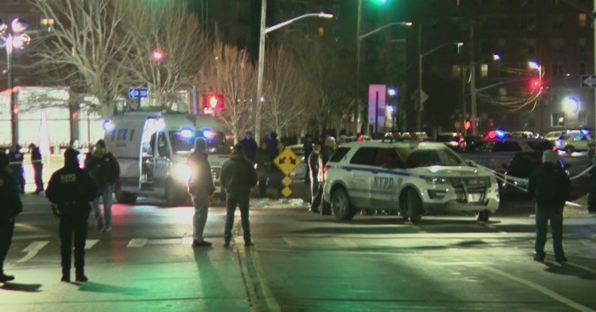 NYPD cop shot in Queens carjacking attempt | FOX 5 New York