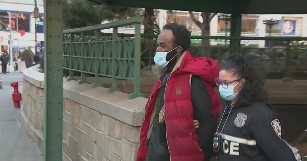 Breakdancer stabbed on NYC subway train, suspect arrested | FOX 5 New York