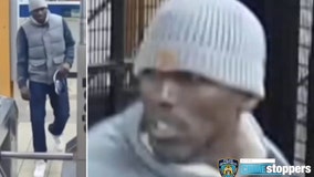 Man rips sneaker off woman's foot at Brooklyn subway station