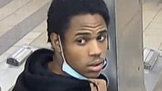 NYC subway crime: Woman stabbed, another is victim of attempted rape