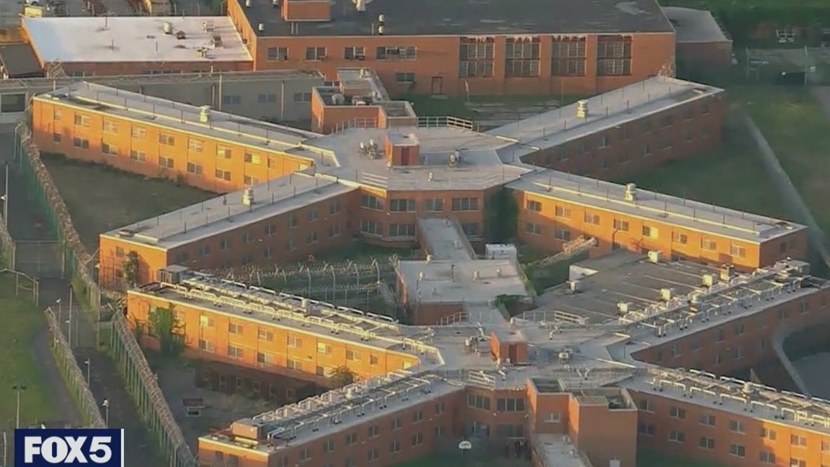 3 correction officers assaulted by inmate at Rikers Island in 'unprovoked' attack: COBA