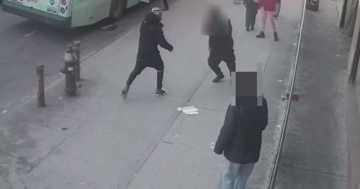 Teen stabbed repeatedly in broad daylight in the Bronx | FOX 5 New York