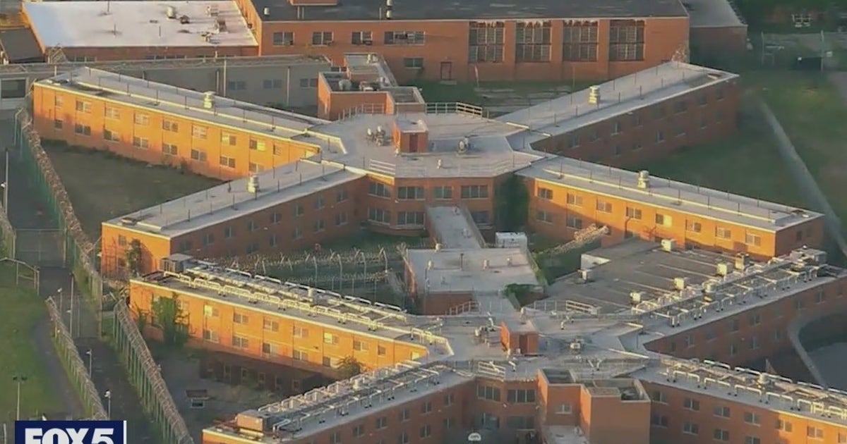 3 correction officers assaulted by inmate at Rikers Island in 'unprovoked' attack: COBA