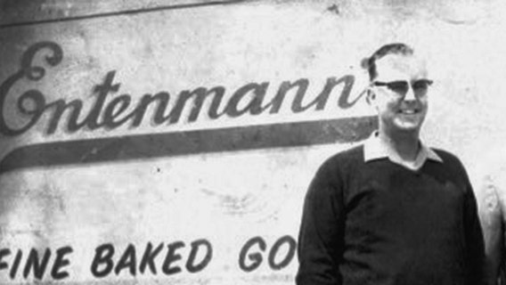 Charles Entenmann dead at 92