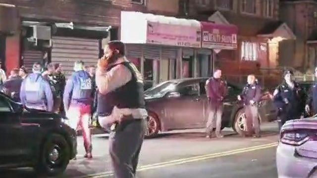 Driver of stolen vehicle slams into NYPD officer in Queens