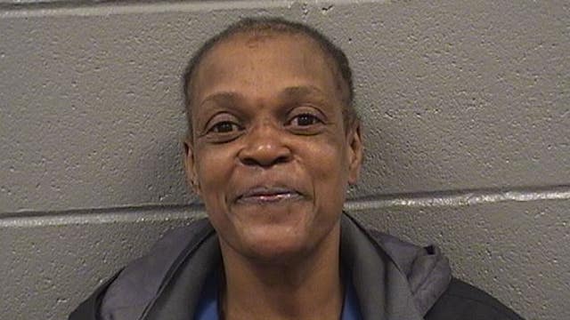 On parole for stabbing boyfriend to death, Chicago woman charged with stabbing new lover after breakup