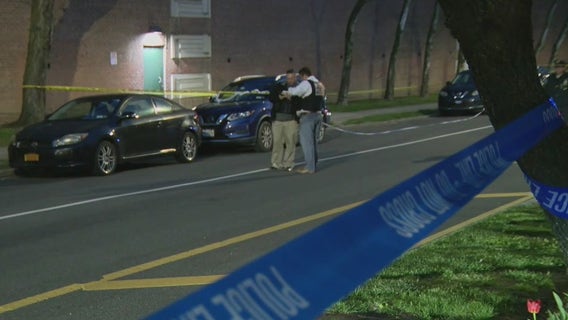 14-year-old girl shot in neck, 2 other teens struck in Queens