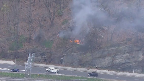 Manhattan brush fire near Harlem River Drive