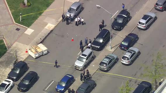 Cop stabbed, suspect shot in Brooklyn