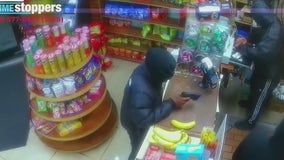 3 teens armed with guns rob Queens bodega of more than $1,000