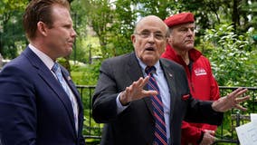 Rudy Giuliani slapped by Staten Island supermarket employee