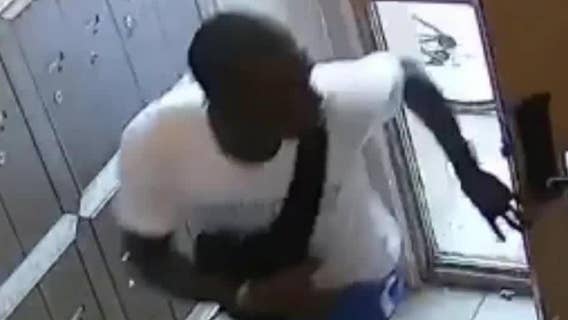 Gunman chased victim in broad daylight before shooting in leg, police say