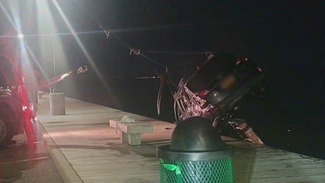 Teen dives into Long Island bay to save woman who drove into water