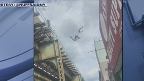 Man fleeing NYPD leaps from subway tracks to roof in Brooklyn