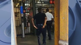 Man hospitalized after Upper West Side subway stabbing