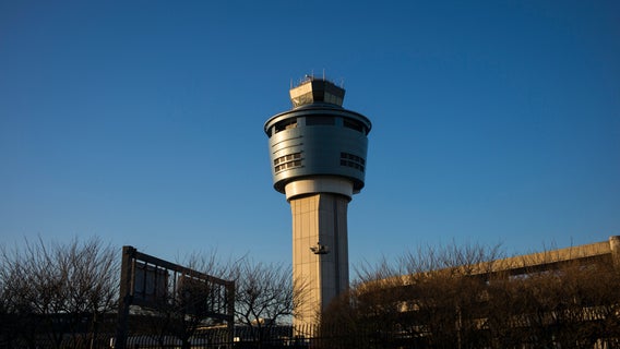 United flight from Chicago clips another plane while taxiing at LaGuardia Airport