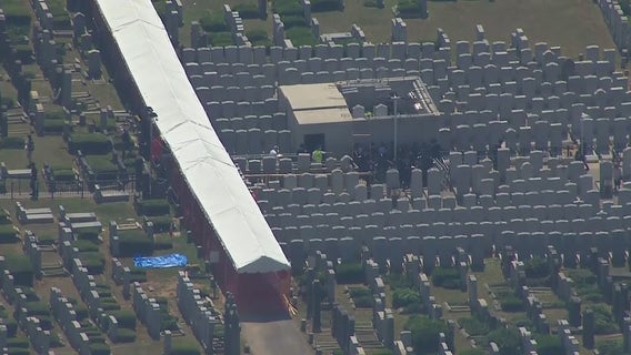 Jewish pilgrims in Queens at the rebbe's gravesite
