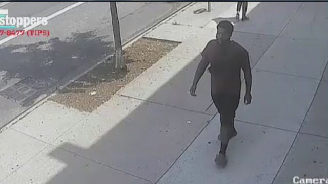 NYPD seeks suspect in seemingly random screwdriver attack in Brooklyn