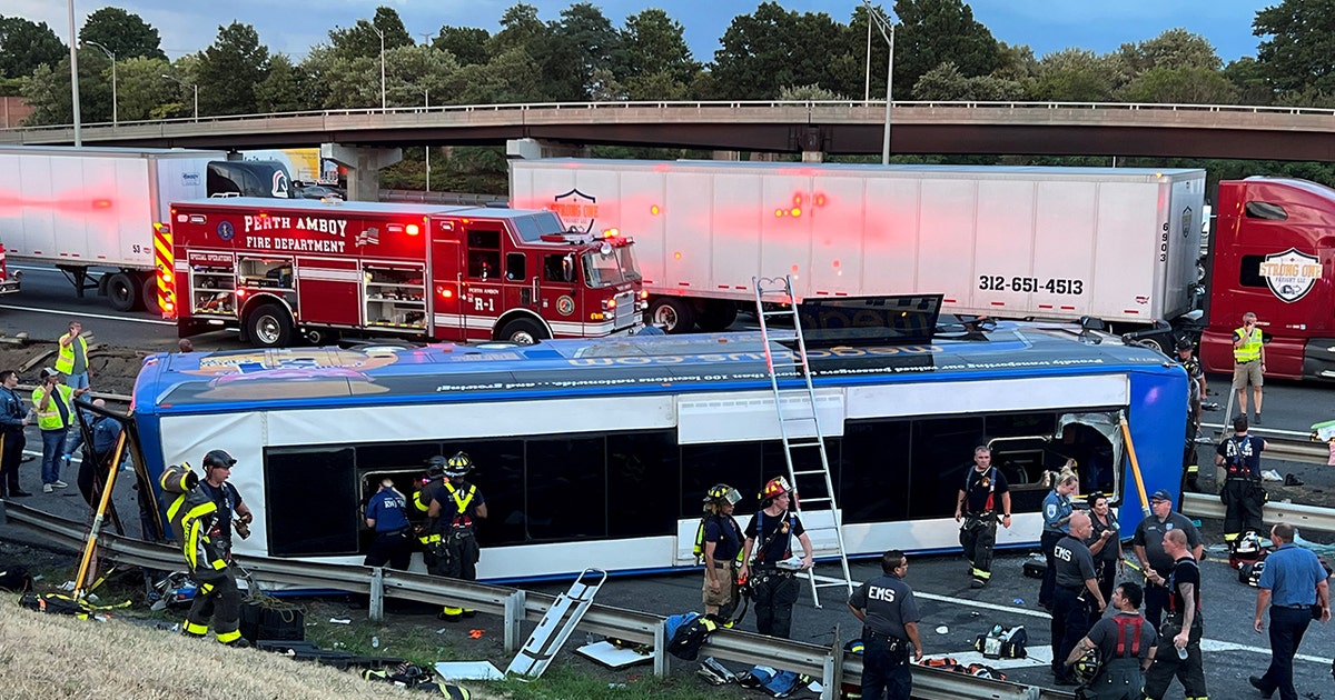 New Jersey Turnpike crash: Bus overturns, killing 2 | FOX 5 New York