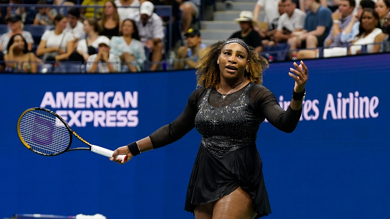 Serena Williams is center of attention at U.S