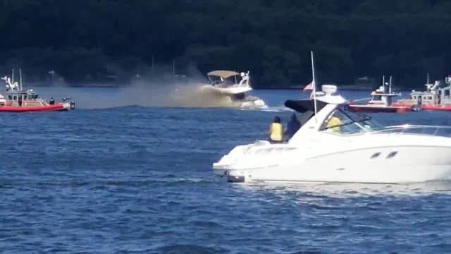 Good Samaritan rescues 7 people from burning yacht on Hudson River