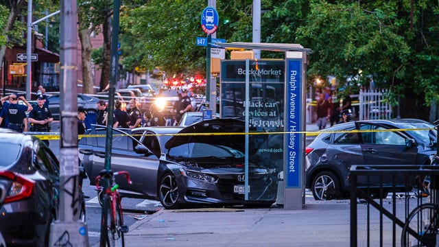 US traffic deaths continue to rise, hitting 20-year high in early 2022