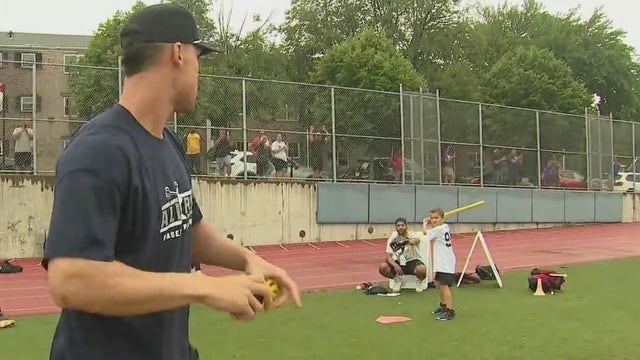 Aaron Judge headlines baseball camp for kids in Queens