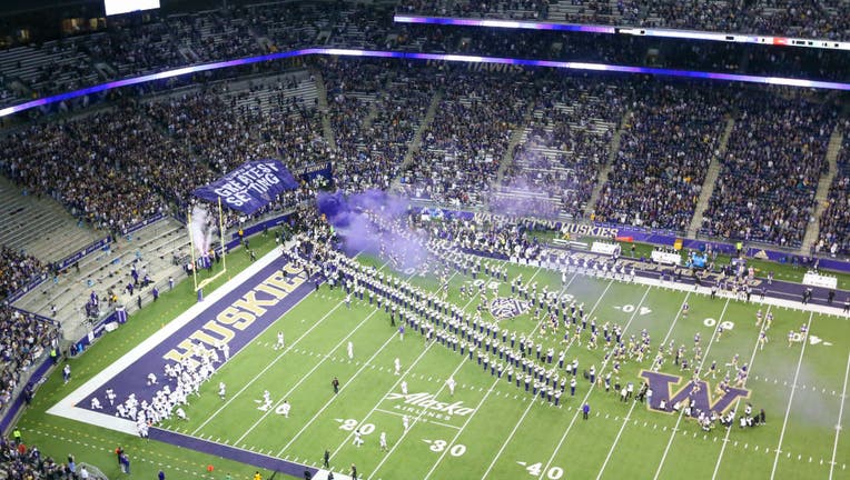 DRONE FLIES THROUGH NFL STADIUM, Thursday Night Football