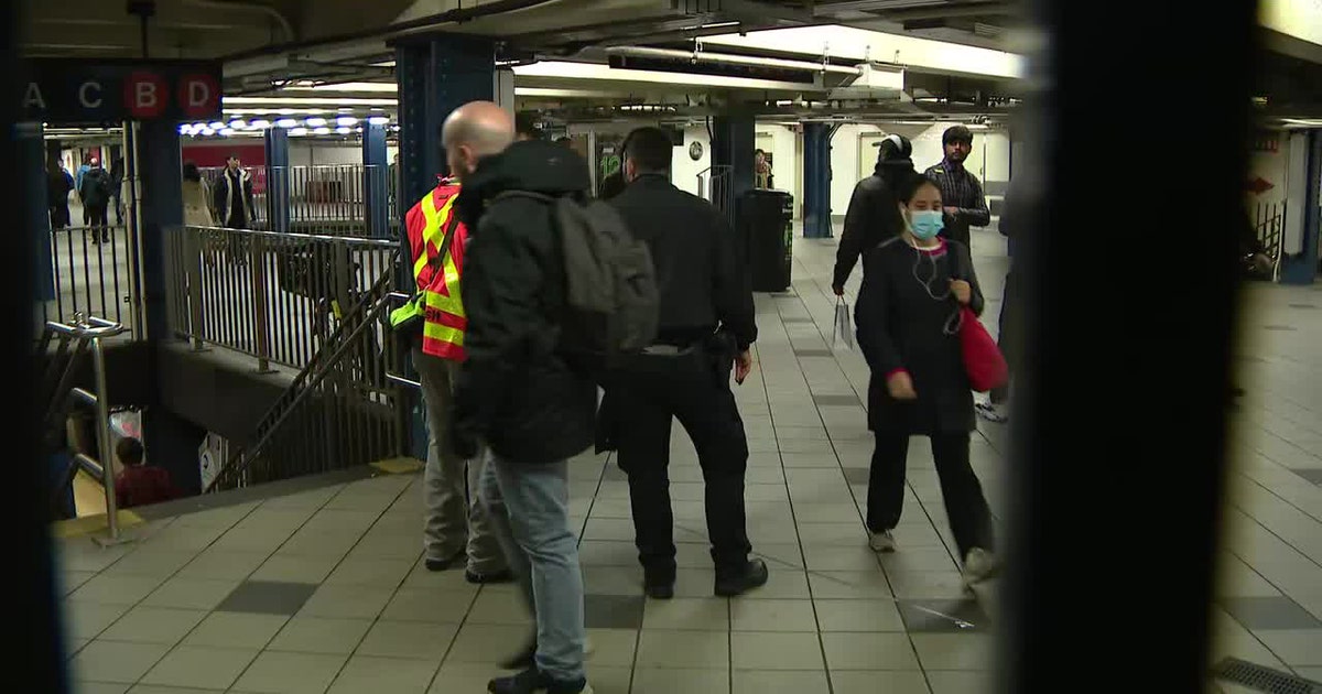 NYC subway train drags man to his death after bag caught in door | FOX ...
