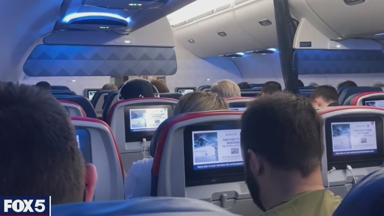 Airplane seat size: FAA wants public's comments on seating dimensions