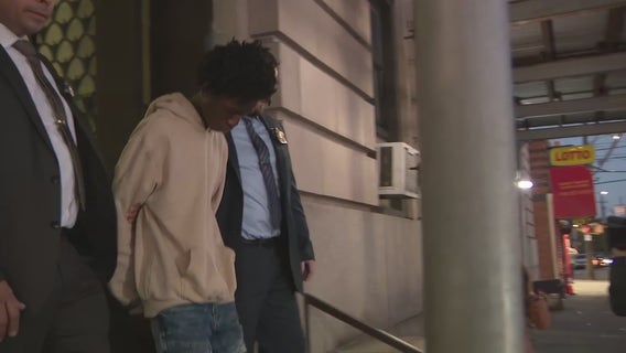 18-year-old arrested after teen killed in Queens subway shooting