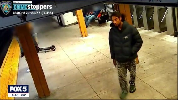 Suspect charged with pushing man on subway tracks in the Bronx