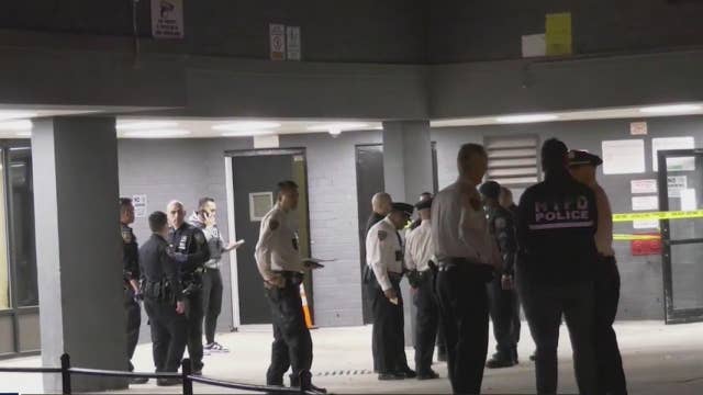 2 shot, 1 dead in shooting inside lobby of NYC housing complex