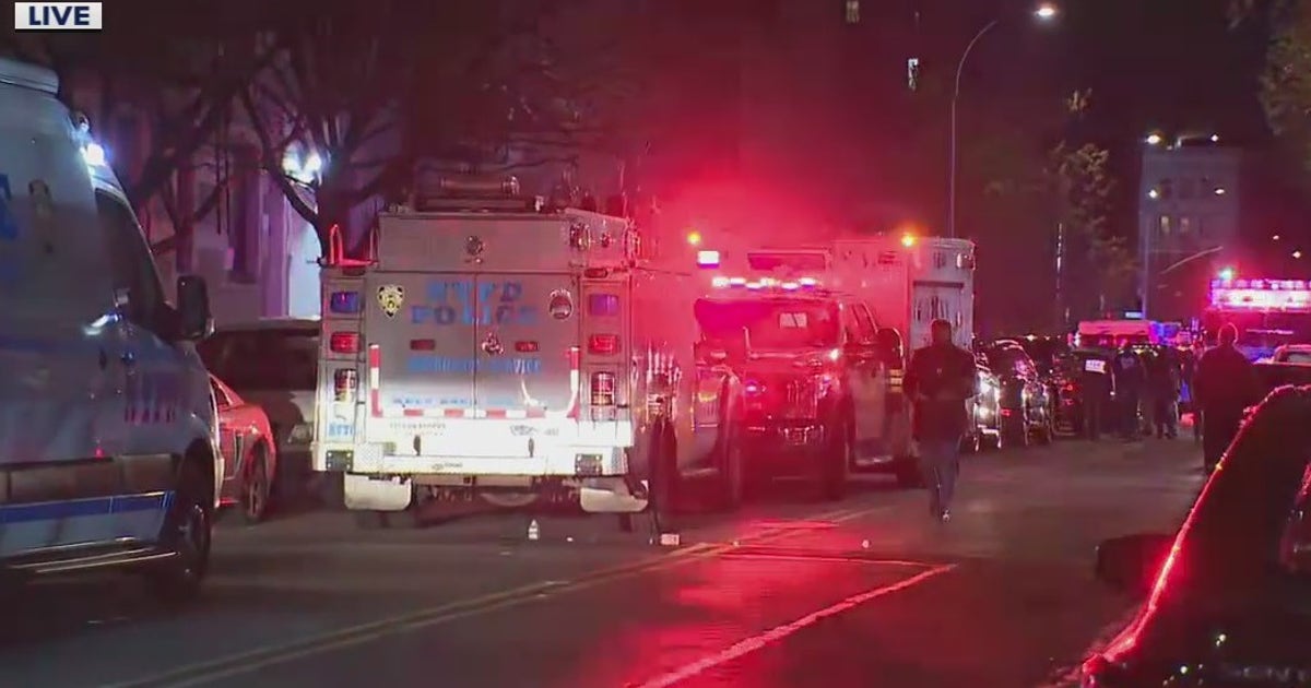 1 dead, 1 injured after shootout with police in Manhattan | FOX 5 New York