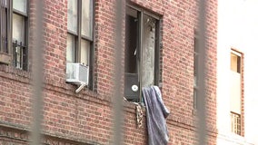 2 dead, 2 critically hurt in Bronx apartment building fire