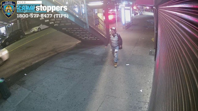 Man stabbed in chest at Queens subway station