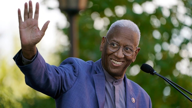 Virginia Rep. Donald McEachin dies at 61 after cancer battle