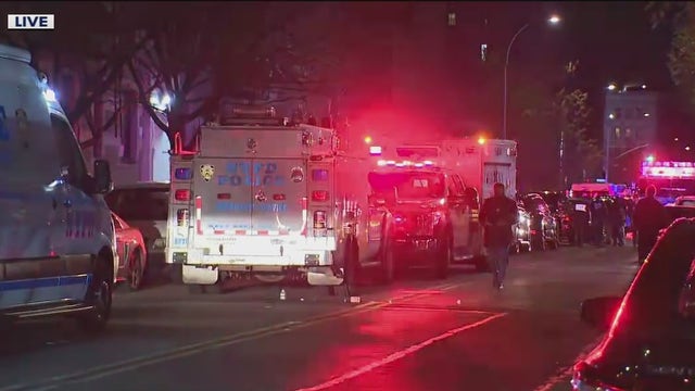 1 dead, 1 injured after shootout with police in Manhattan