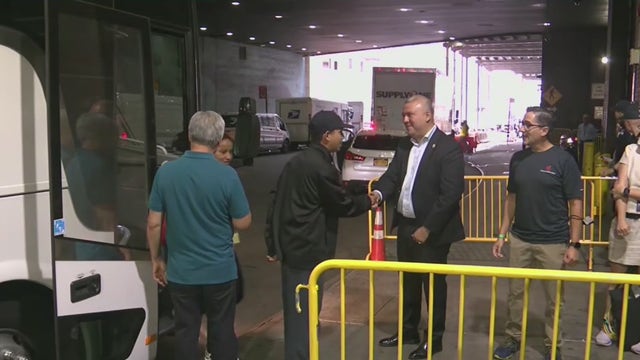 How much did NYC officials know about migrant bus arrivals?