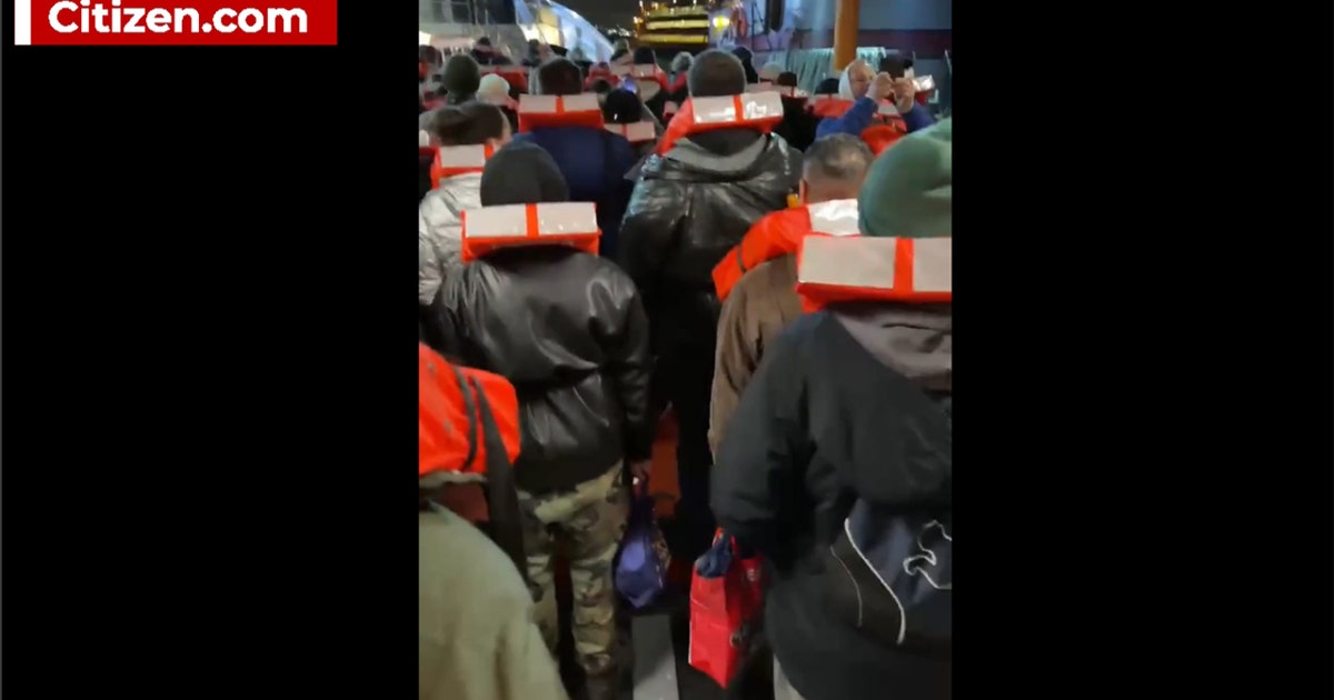 Fire in Staten Island Ferry engine room; boat evacuated | FOX 5 New York