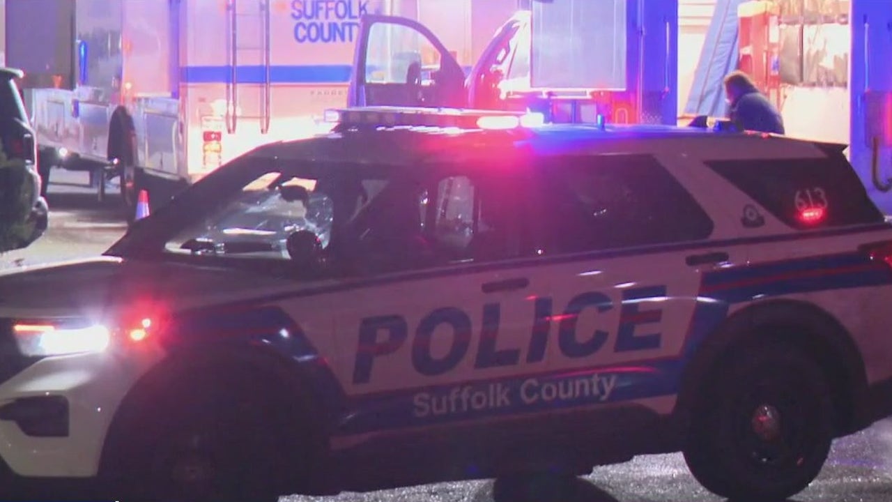 Suffolk Police: Man Who Stabbed 2 Officers Was 56-year-old Ex-con | FOX ...