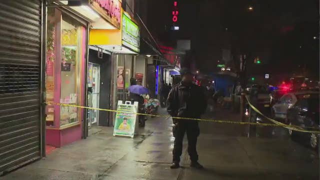NYC man killed in front of 10-year-old daughter