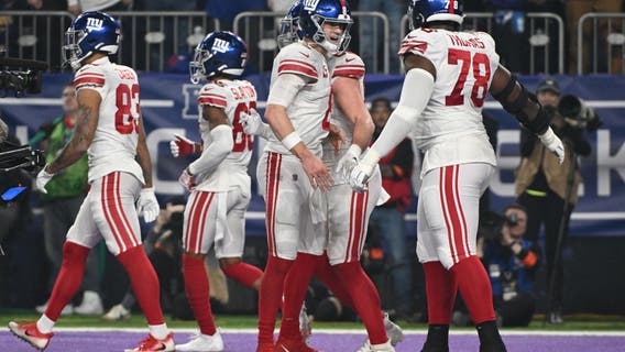 Giants outlast Vikings 31-24 for 1st playoff win in 11 years