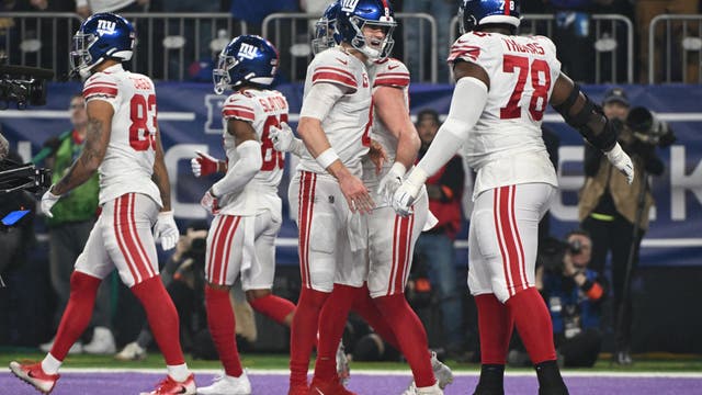 Giants outlast Vikings 31-24 for 1st playoff win in 11 years